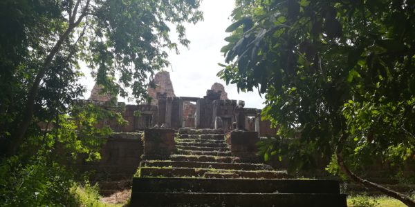 Angkor : la magnifique, l’assiégée